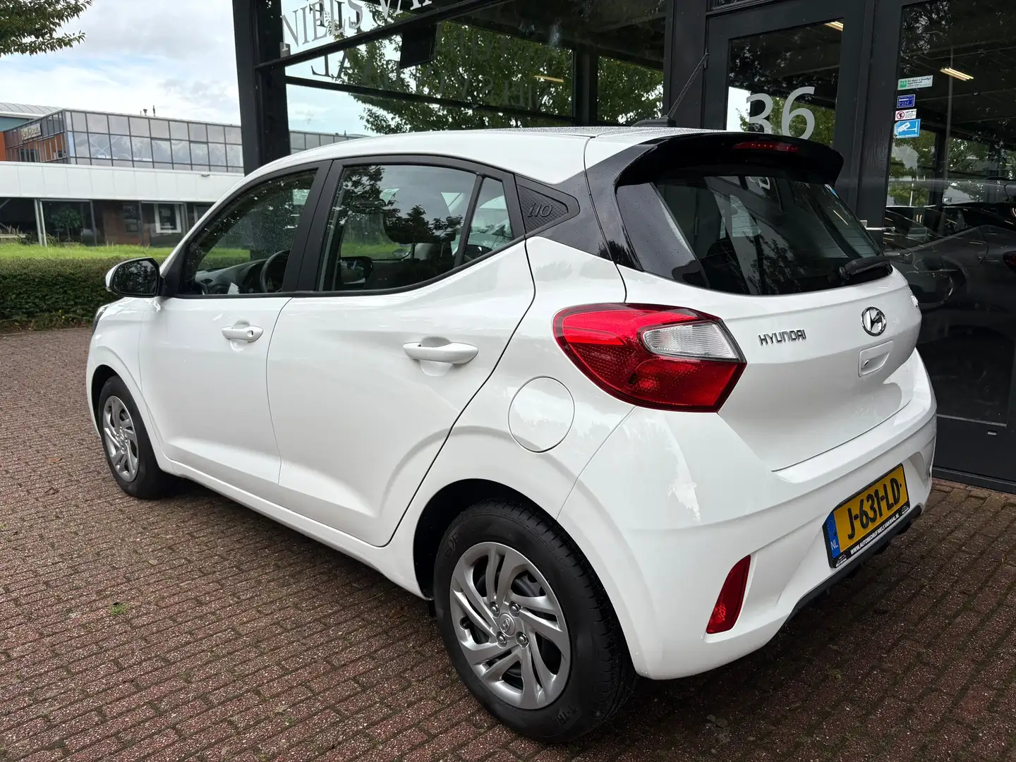 Hyundai i10 1.0 Comfort Smart Navi/Airco/Camera/Cruise/Apple Wit - 2