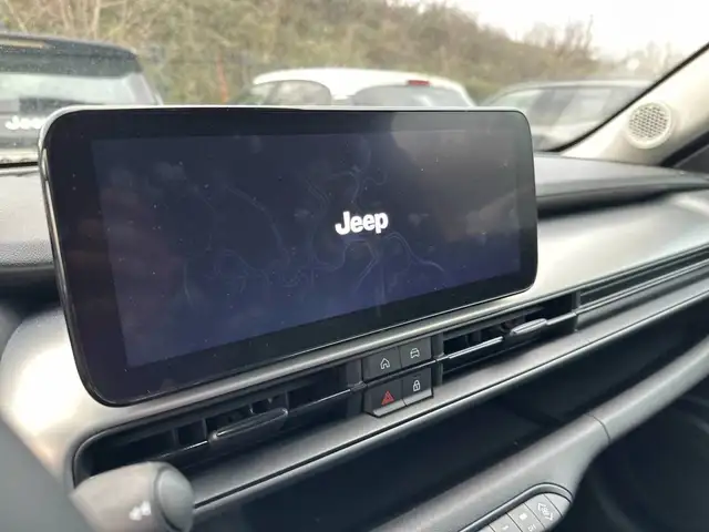 Jeep Avenger view 23
