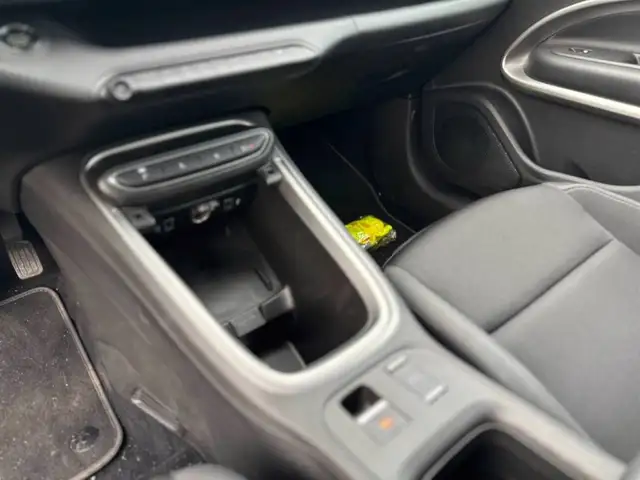 Jeep Avenger view 25