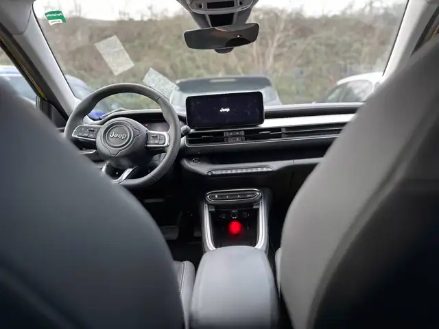 Jeep Avenger view 29