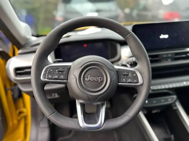 Jeep Avenger view 21