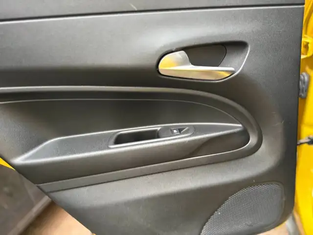 Jeep Avenger view 27