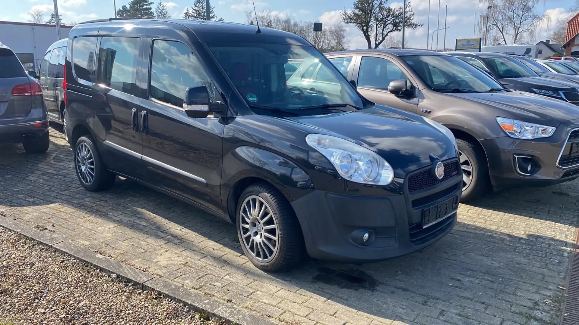 Fiat Doblo SX 2.0 16V Multijet Kasten AHK 1.HD NAVI Schwarz - 1