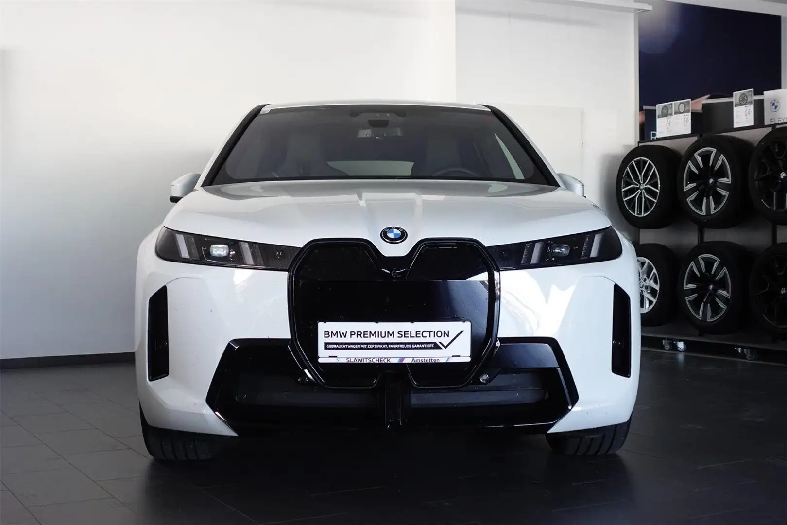 BMW iX xDrive45 I20 M-Sportpaket Pro Weiß - 2