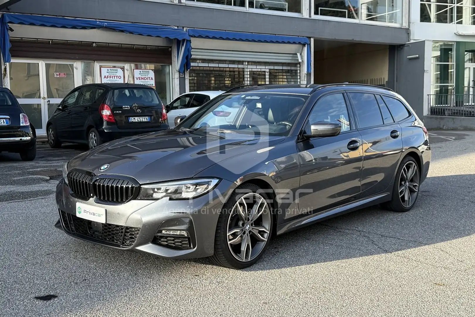 BMW 320 320d xDrive Touring Msport Plateado - 1