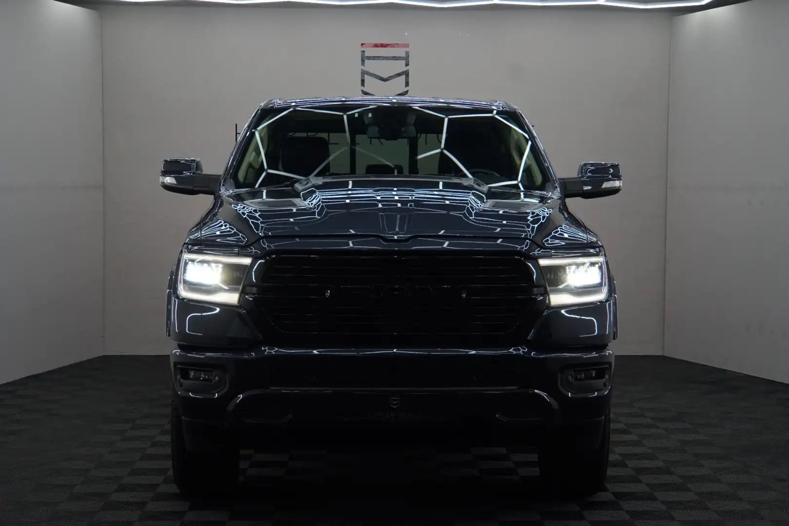 Dodge RAM 5,7 Hemi Laramie 4x4,12"DisplaySitzlüft+Heiz Black - 1