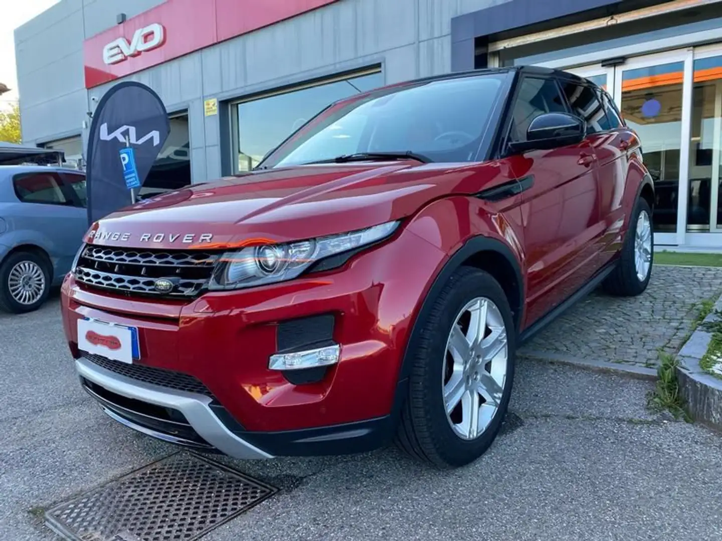 Land Rover Range Rover Evoque 2.2 TD4 5p. Pure Tech Pack Launch Edition Rot - 1