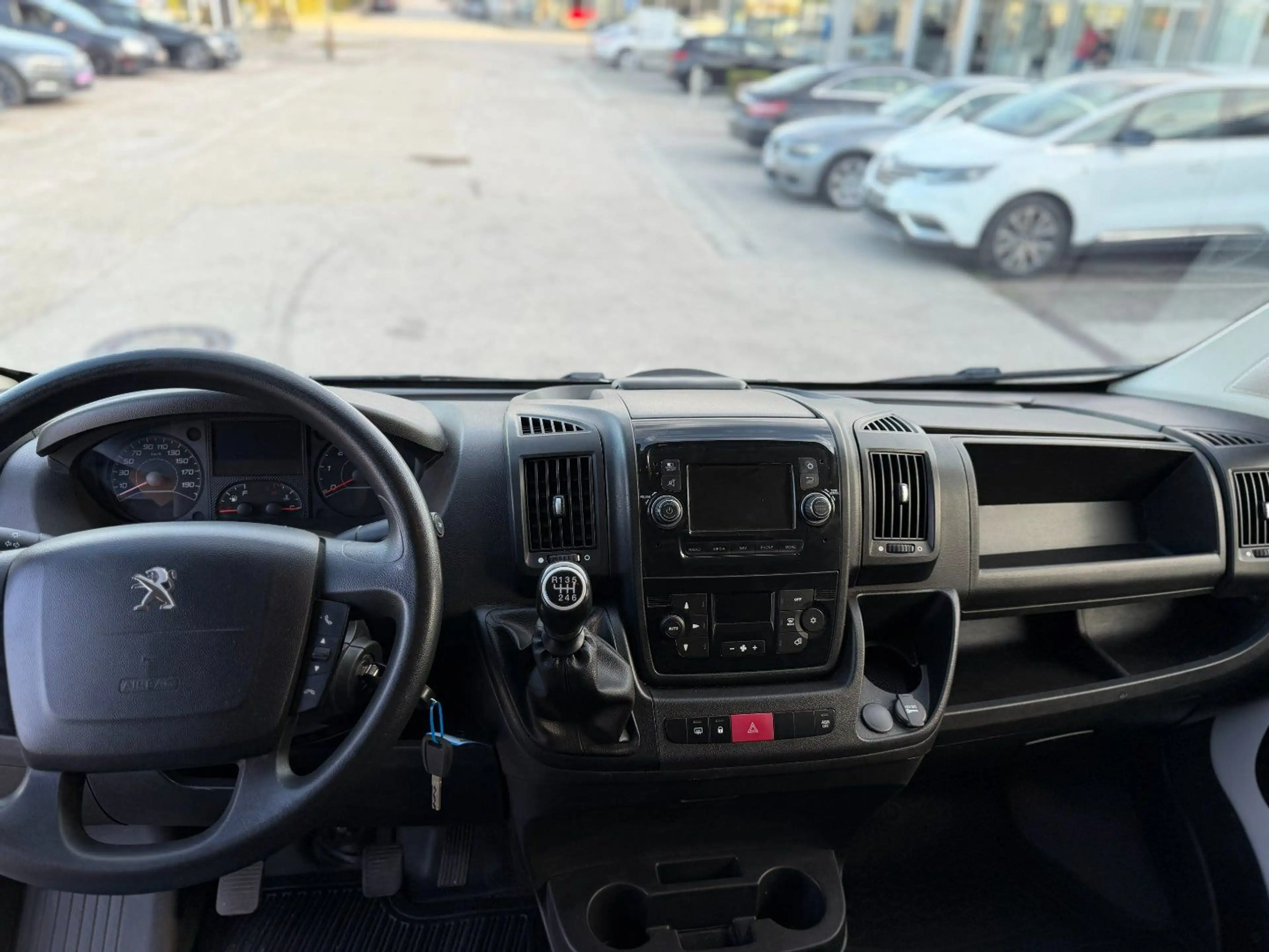 Peugeot Boxer 2.2 BlueHDi 140 L4H2 — photo 13