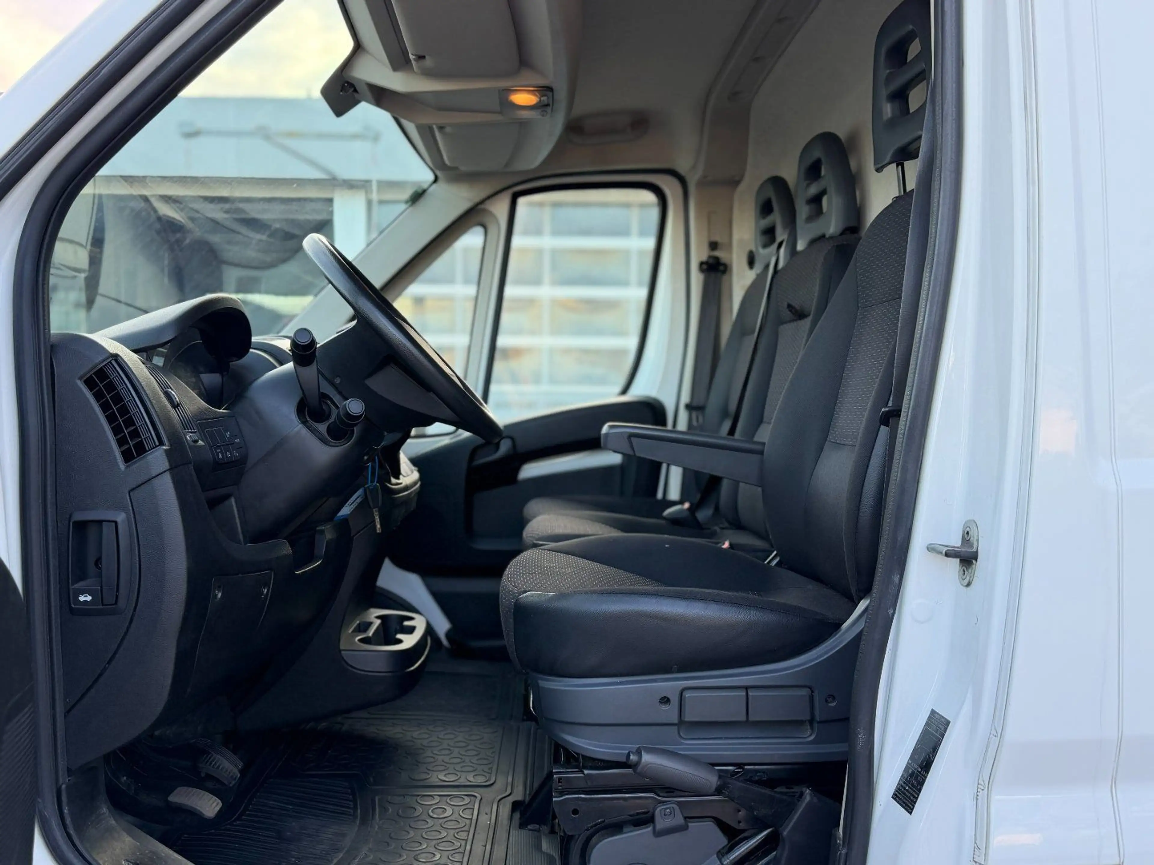 Peugeot Boxer 2.2 BlueHDi 140 L4H2 — photo 9