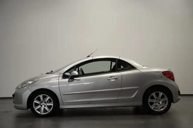 Peugeot 207 view 3