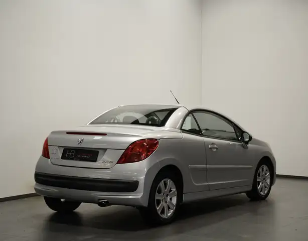 Peugeot 207 view 5