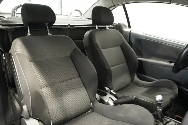 Peugeot 207 view 11