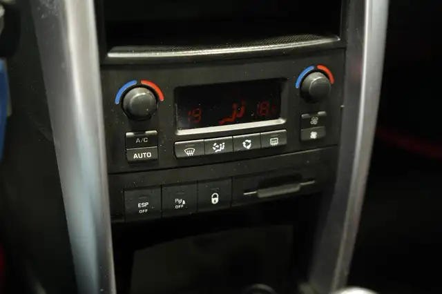 Peugeot 207 view 13
