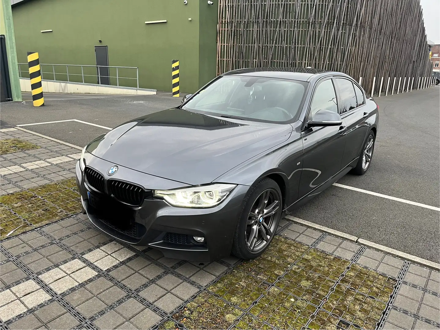 BMW 320 320d 190 ch M Sport A - 1