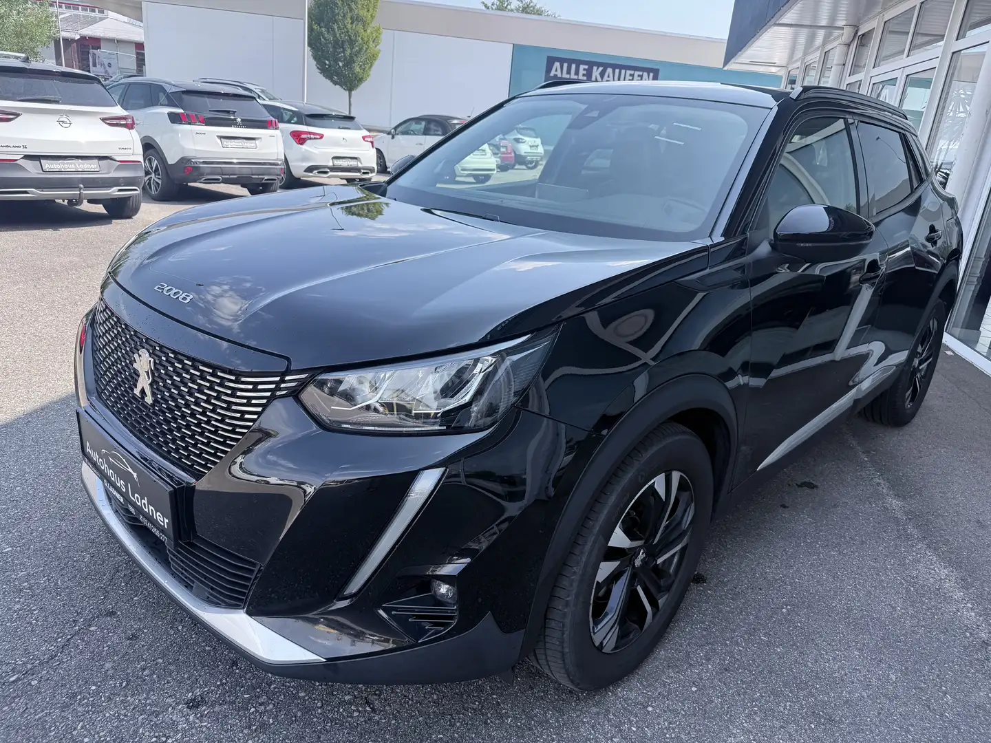 Peugeot 2008 Allure PureTech 100 Schwarz - 2