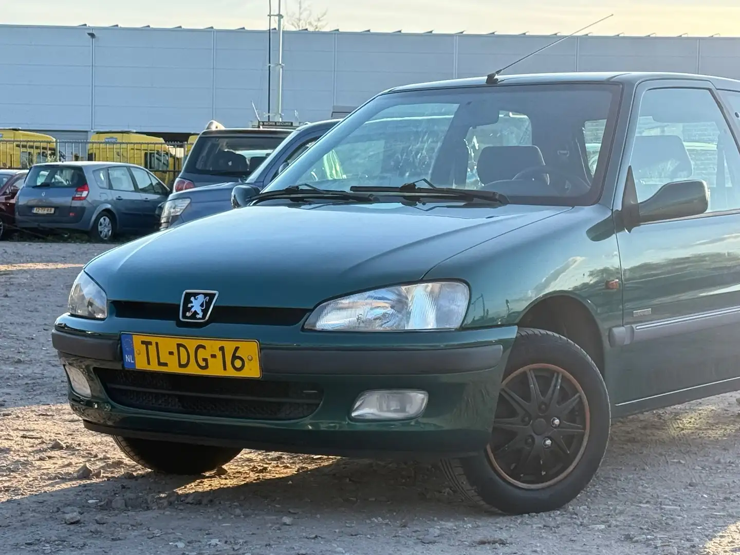 Peugeot 106 1.1 Accent/ LAAG KM/ GREEN Verde - 2