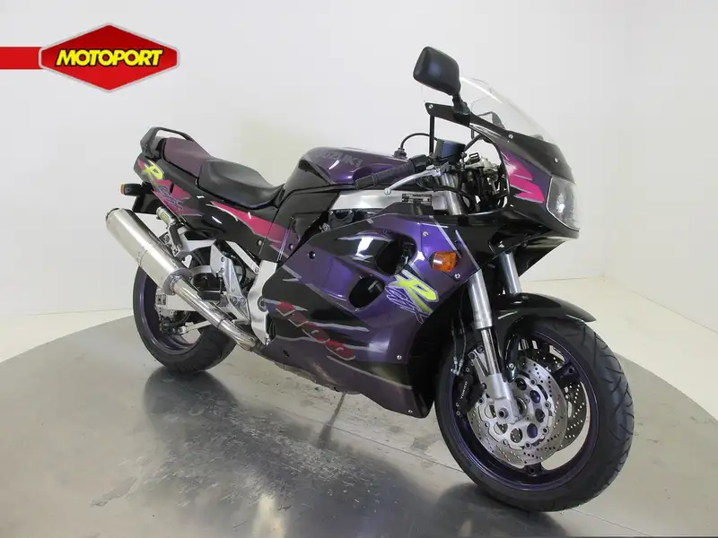 Suzuki GSX-R 1100 - foto 3