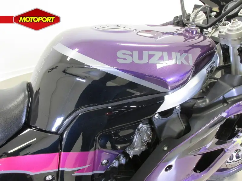 Suzuki GSX-R 1100 - foto 8