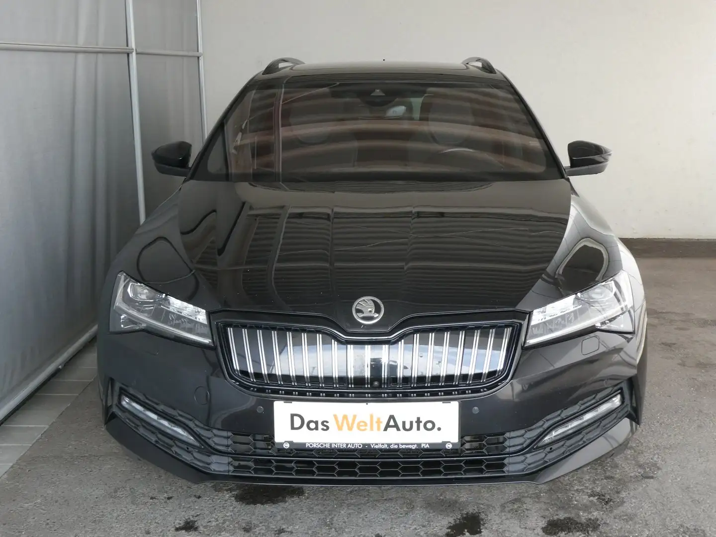Skoda Superb iV SPORTLINE DSG Schwarz - 2
