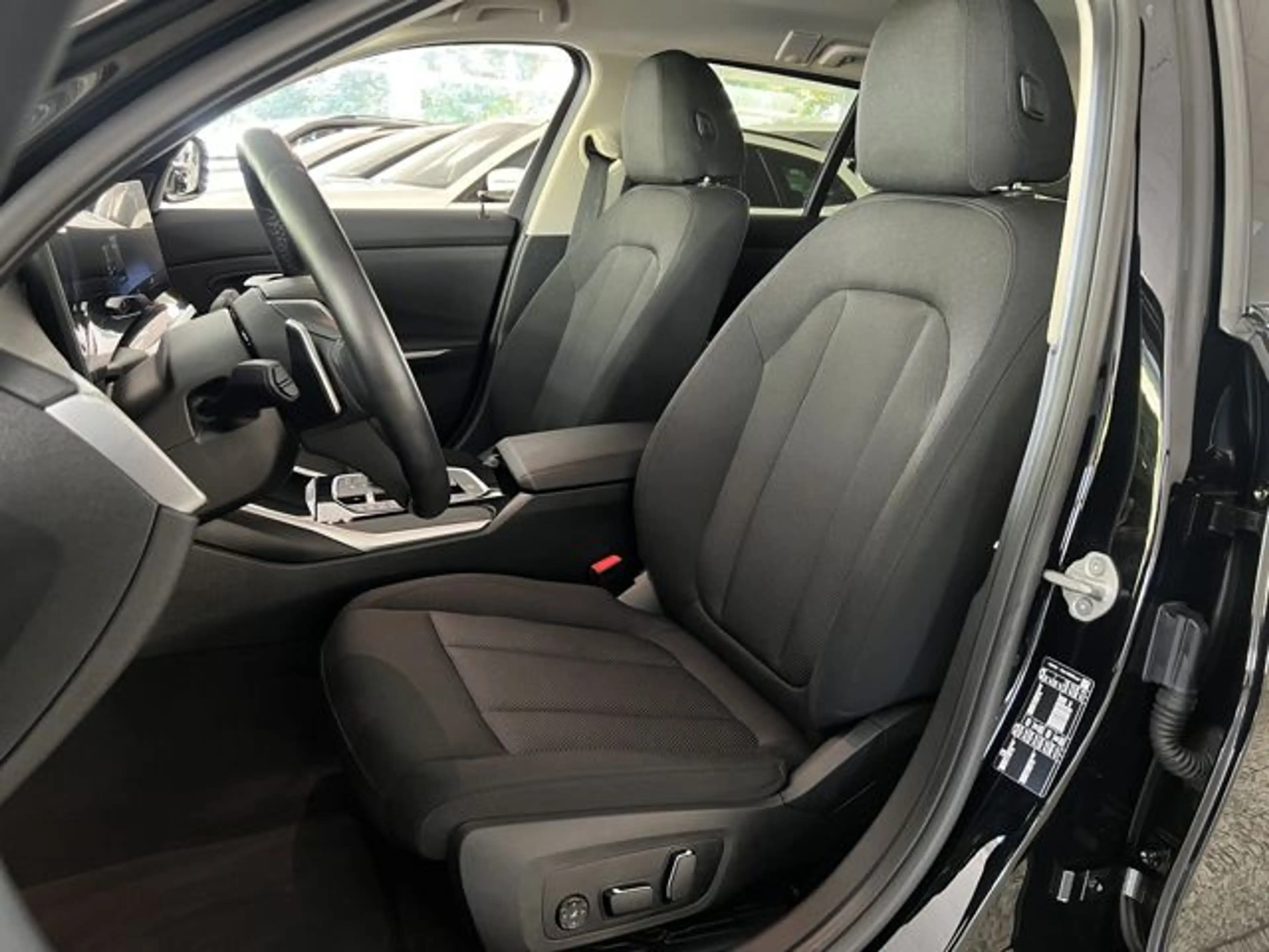 BMW 318 d Touring 360+HEADUP+AHK+LED+18" — photo 8