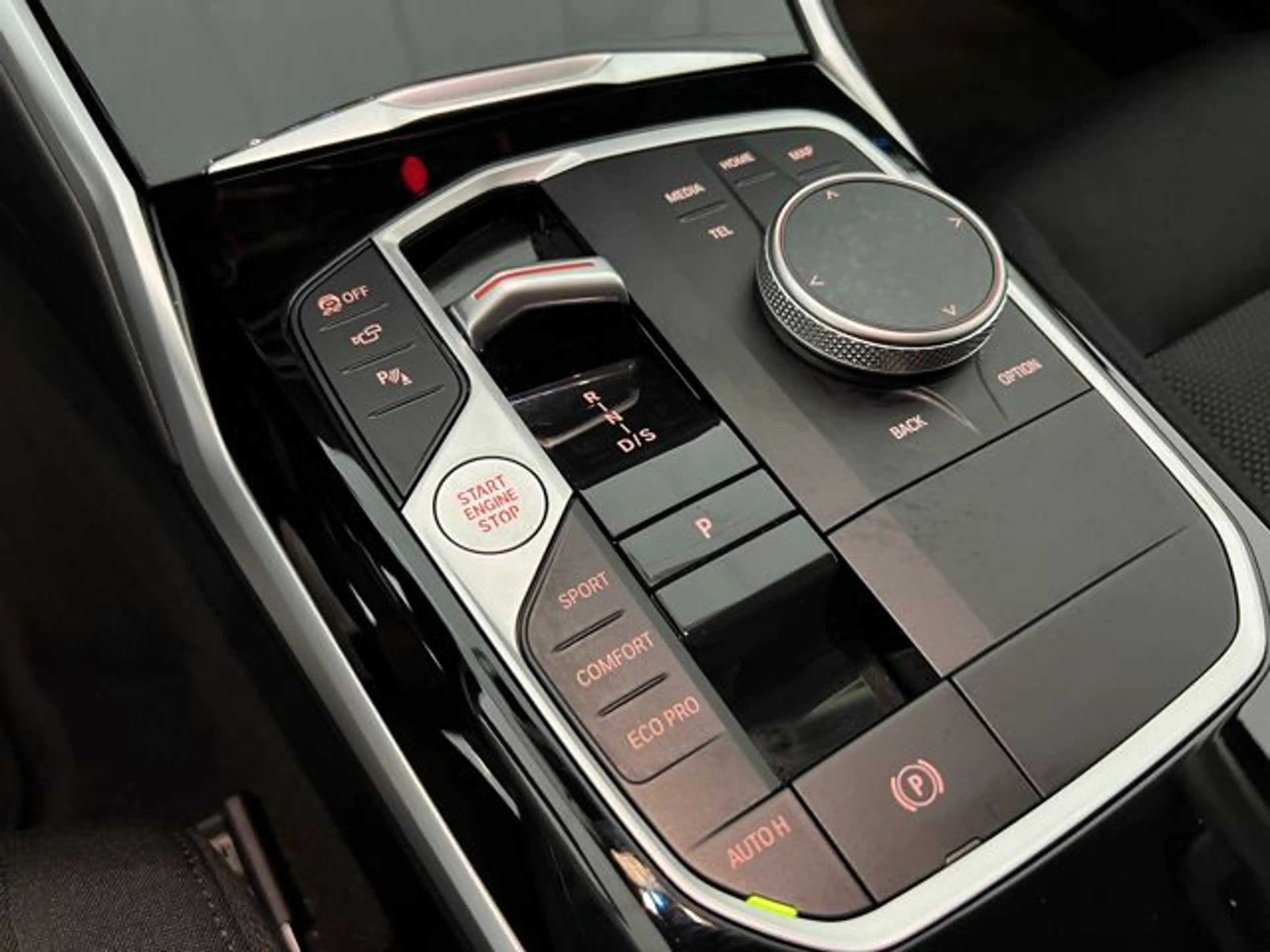 BMW 318 d Touring 360+HEADUP+AHK+LED+18" — photo 15