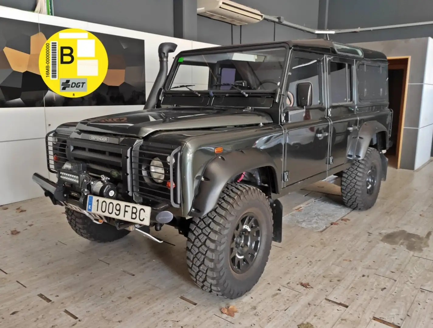 Land Rover Defender 110 2.5Td5 SW SE Verde - 1