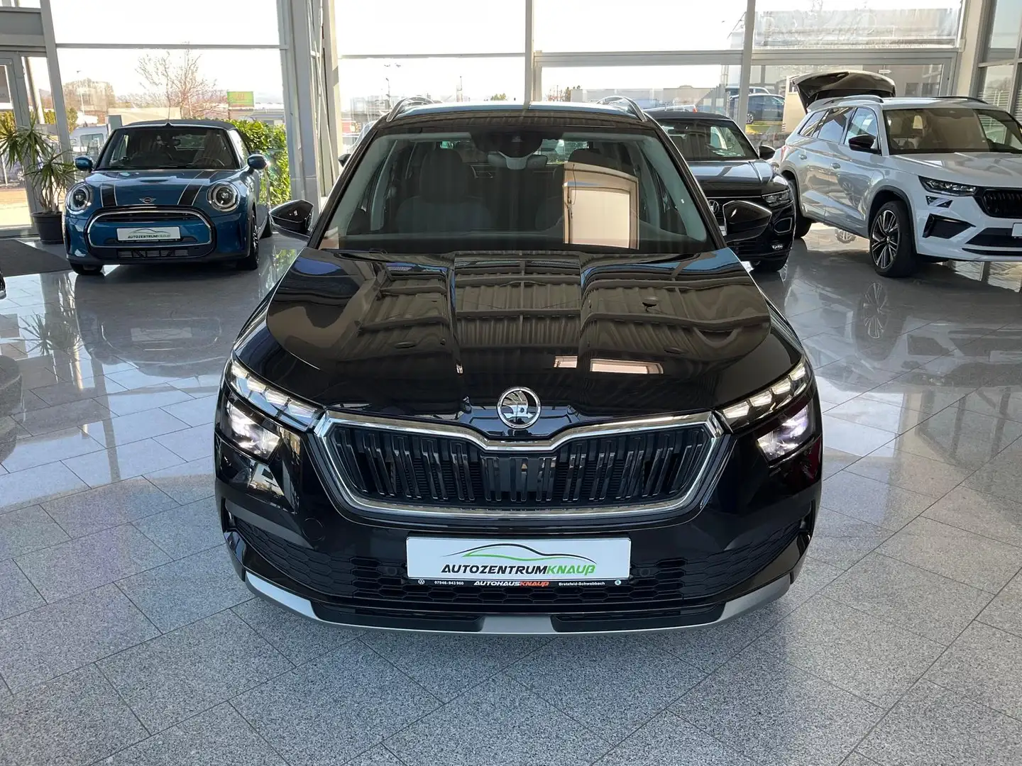 Skoda Kamiq 1.5TSI Style Navi ACC R-Kam VirtCockpit LkHz Clima Schwarz - 2