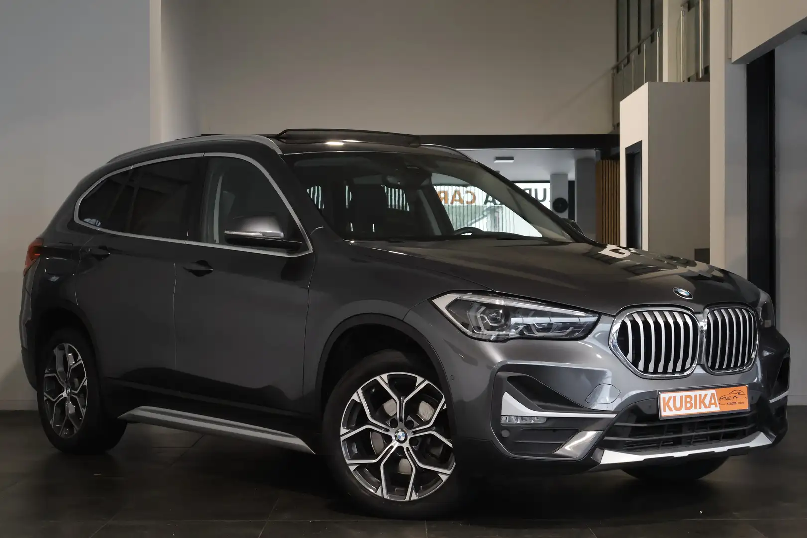 BMW X1 sDrive18i PANO Navi Aut Memory Dode-Hoek  Garantie Gris - 2