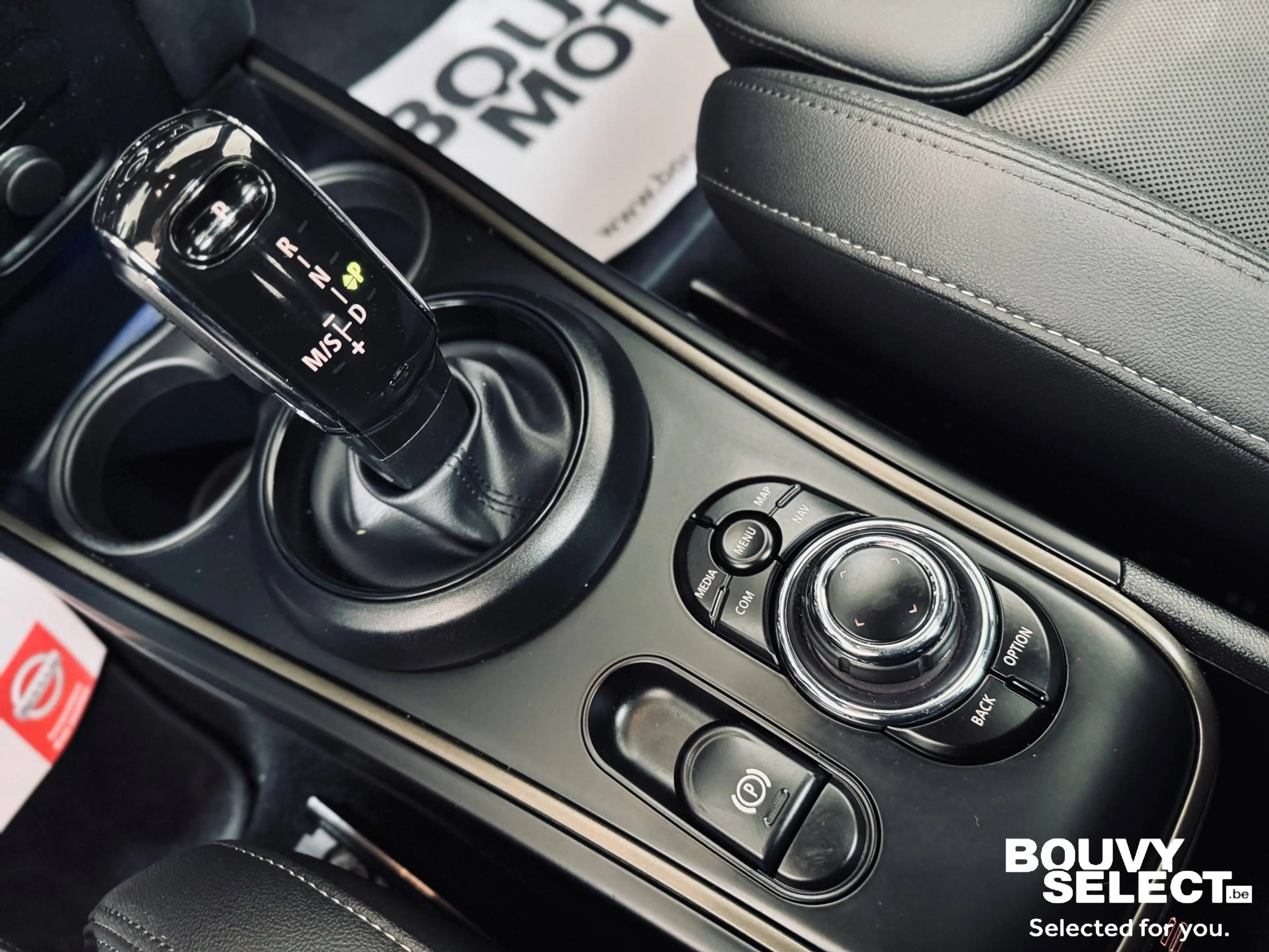 MINI Cooper Countryman 1.5A Cooper OPF *CARPLAY*AUTOMATIQUE*TOÎT OUVRANT*SIÈGES CHAUF.* — photo 15
