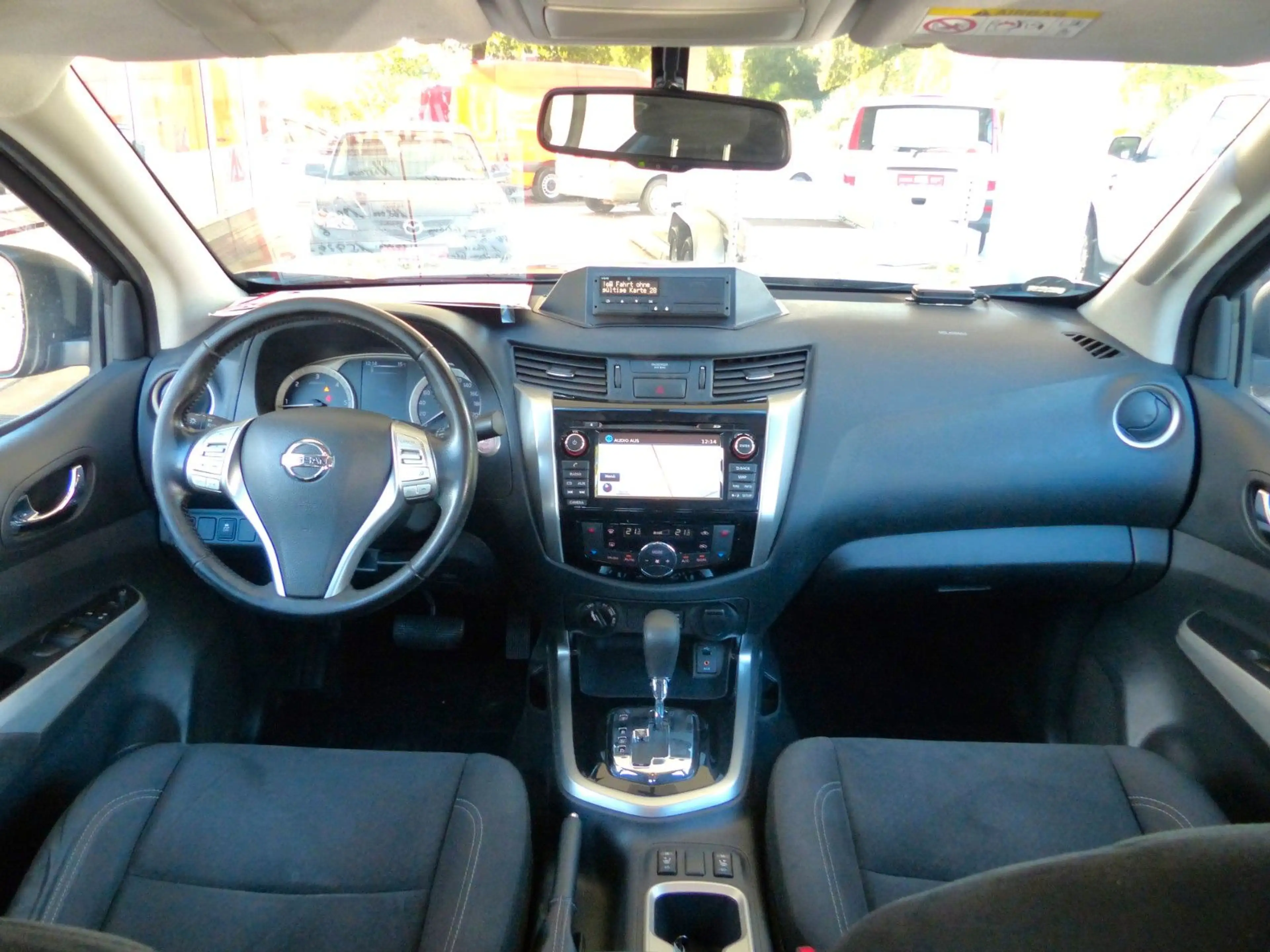 Nissan Navara NP300 N-Connecta Double Cab 4x4 Automatik 1 Hd. — photo 6