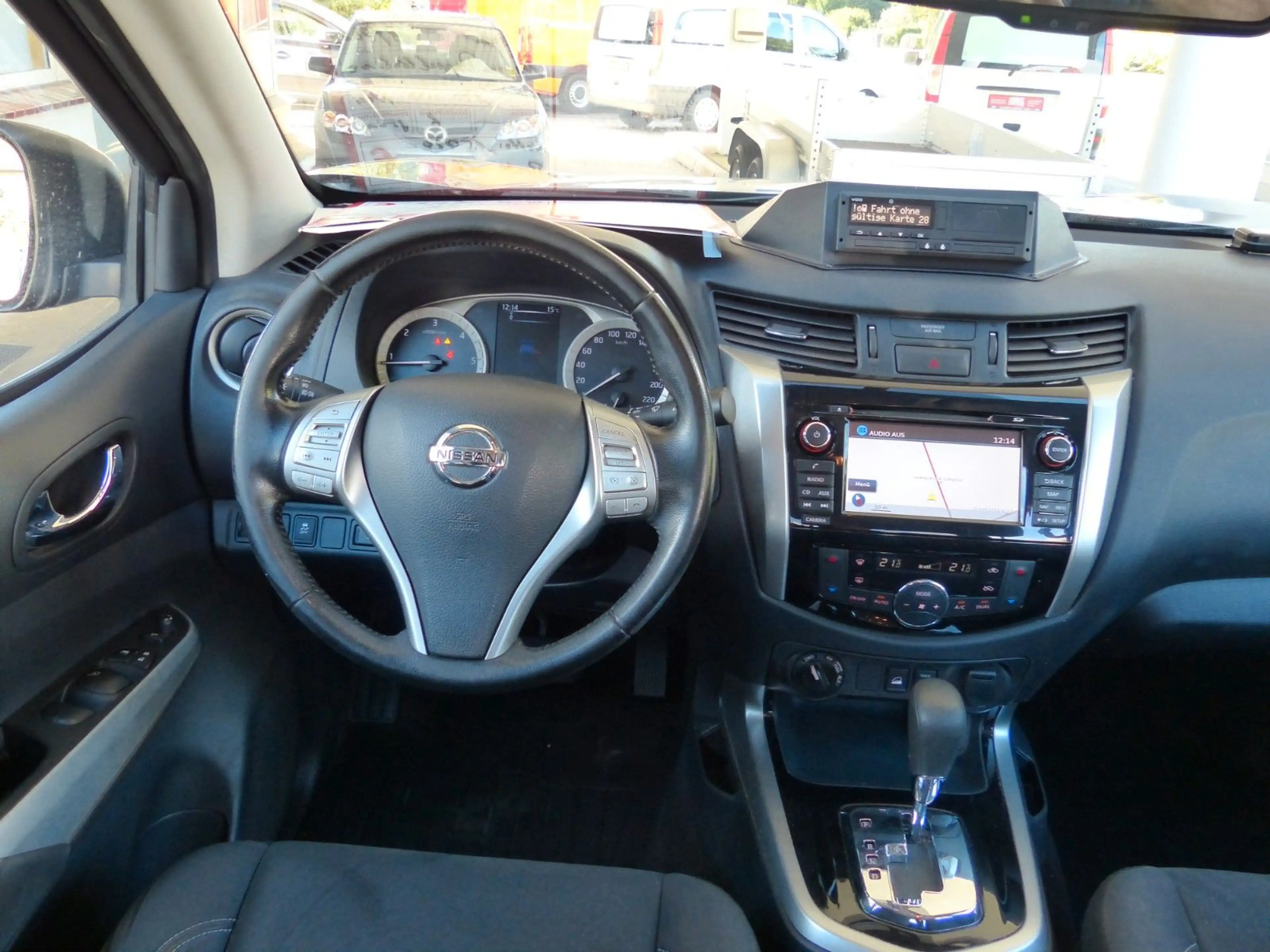 Nissan Navara NP300 N-Connecta Double Cab 4x4 Automatik 1 Hd. — photo 8