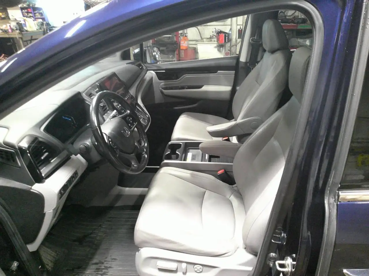 Honda Odyssey снимка Honda Odyssey