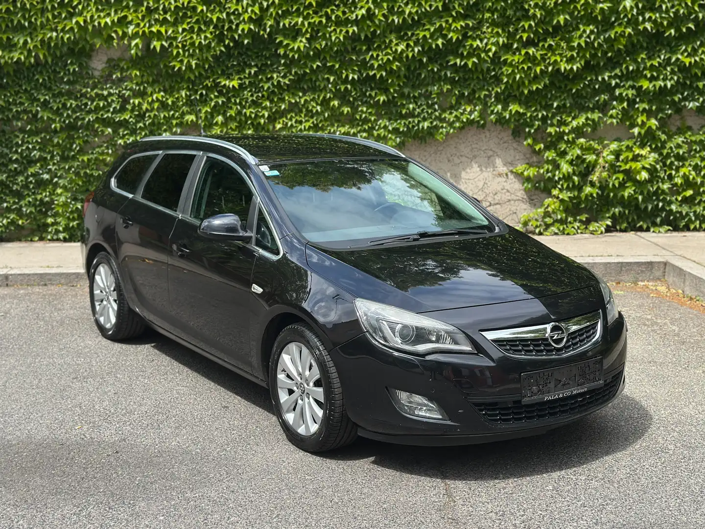Opel Astra Sports Tourer 2.0 Noir - 2
