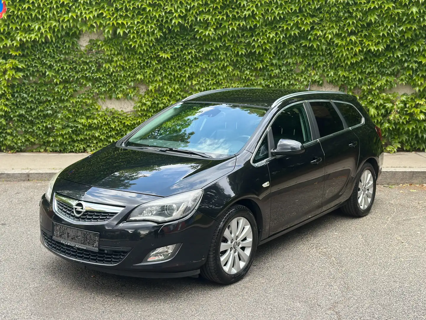 Opel Astra Sports Tourer 2.0 Noir - 1