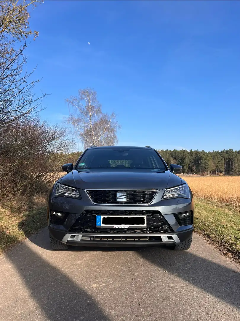 SEAT Ateca 2.0 TSI 4Drive DSG Xcellence, Standheizung Grau - 2