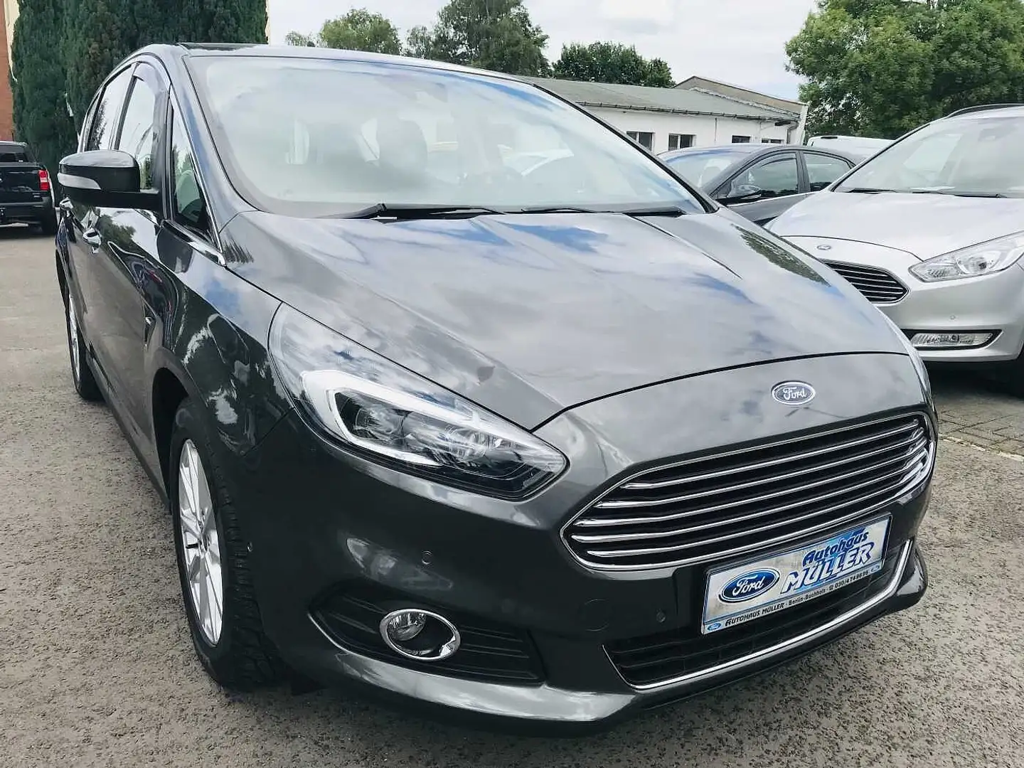 Ford S-Max 2.0EcoB.''Titanium''LED-SW,Navi,PDC Grau - 1