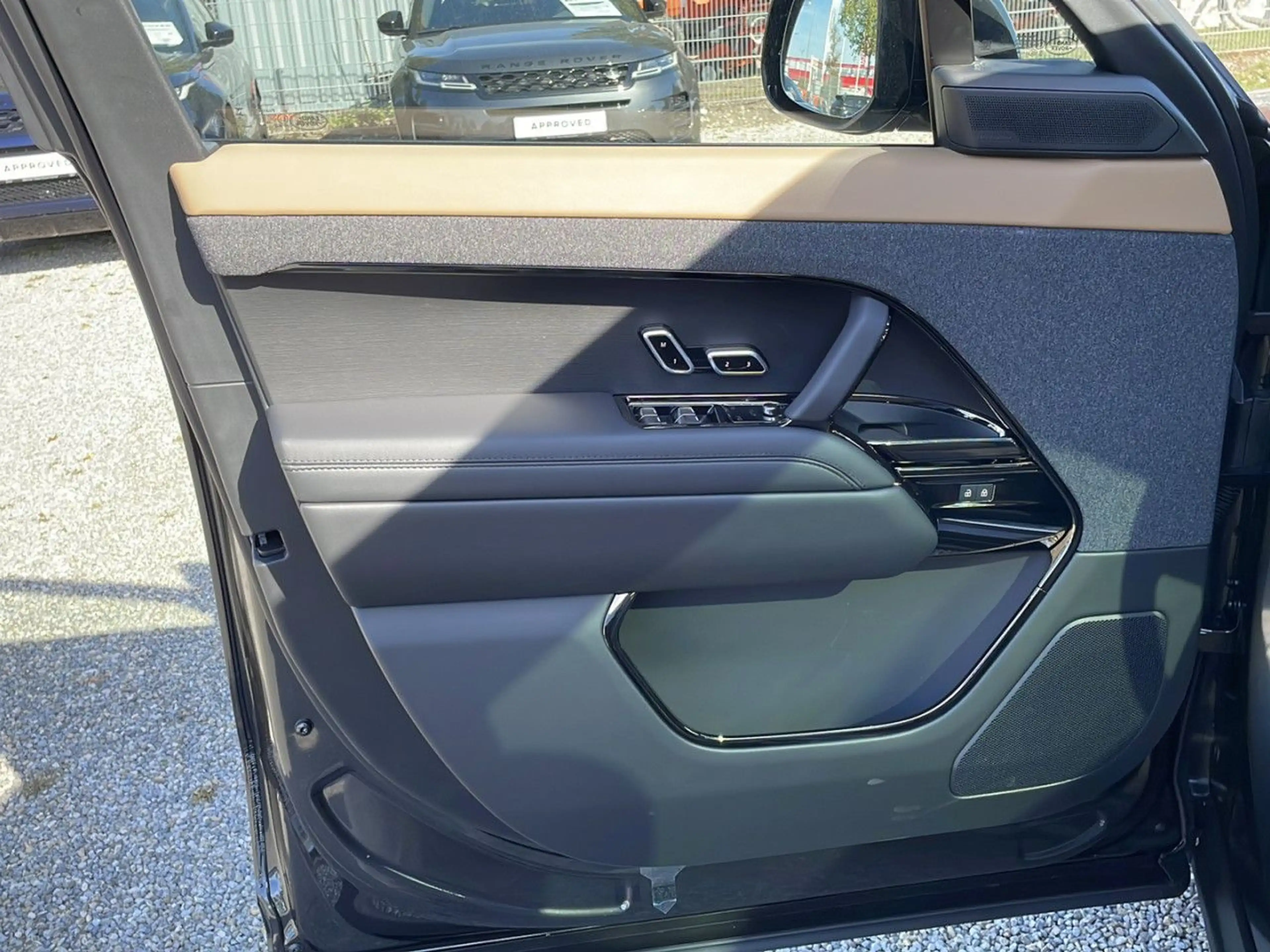 Land Rover Range Rover Sport D300 Dynamic HSE — photo 8