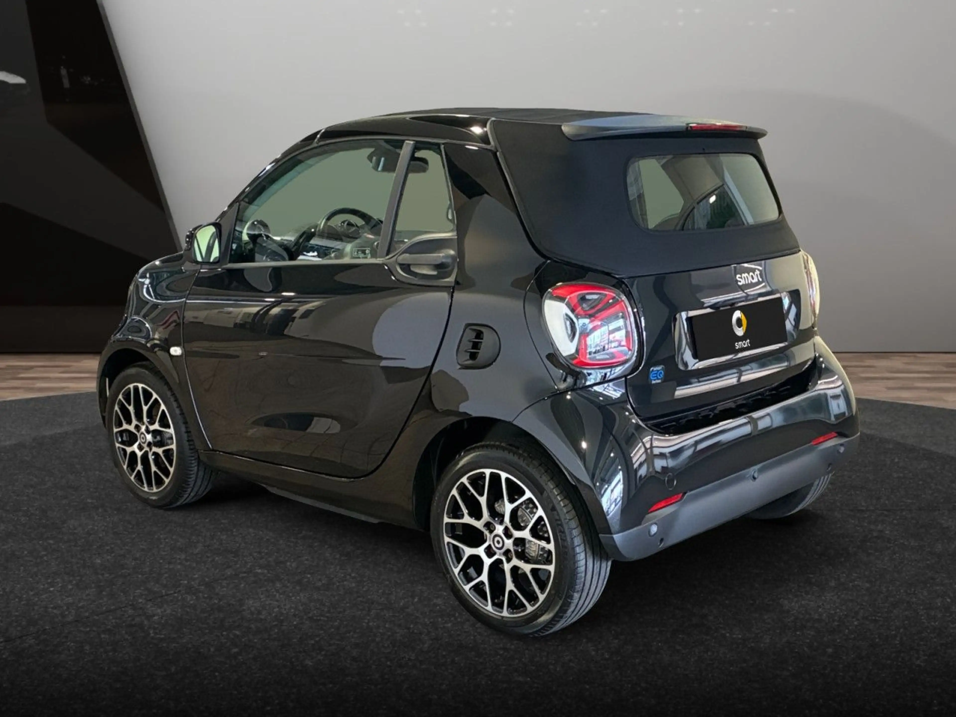 smart forTwo cabrio 60kWed prime SHZ PDC+Kamera Ambiente — photo 10