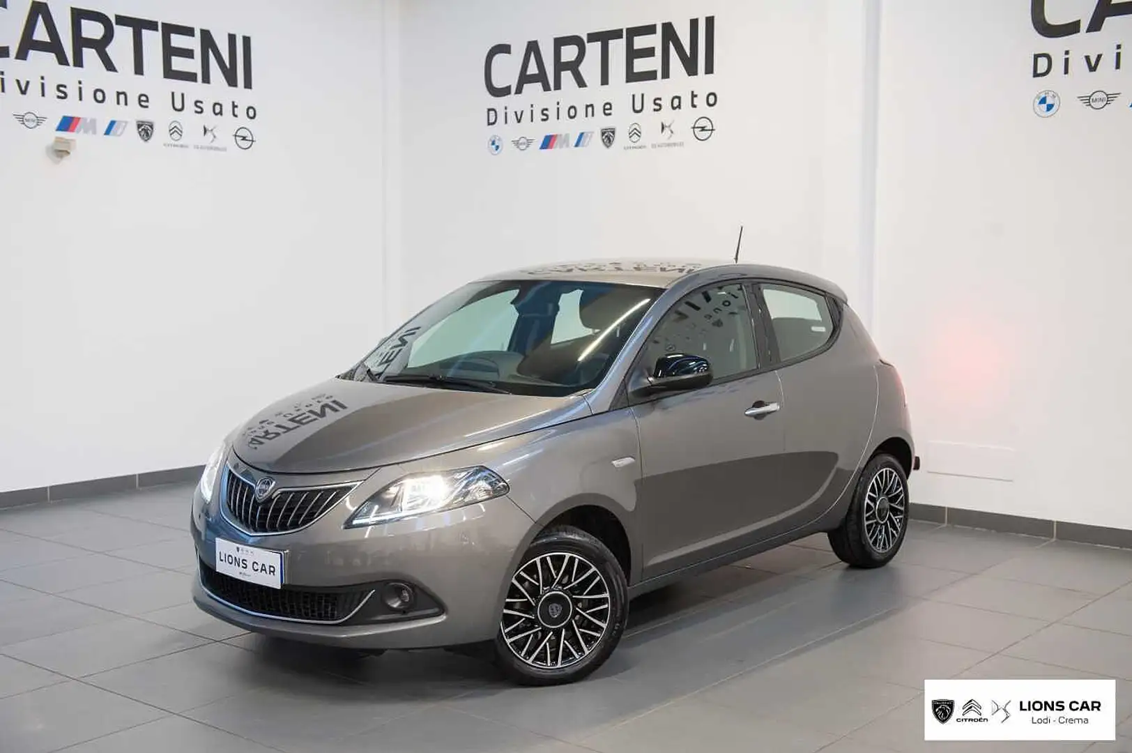 Lancia Ypsilon 3ª serie 1.0 FireFly 5 porte S&S Hybrid Platino Grijs - 1