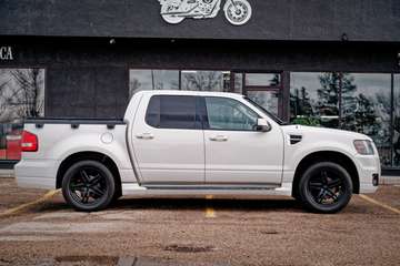AWD 4dr V8 Adrenalin