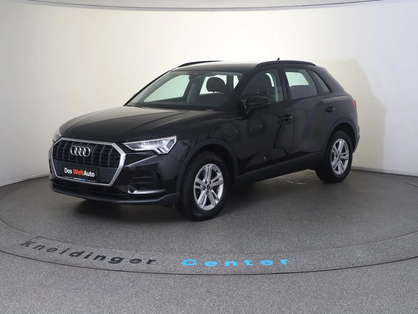 Audi Q3 e-tron 45 TFSI e Schwarz - 2