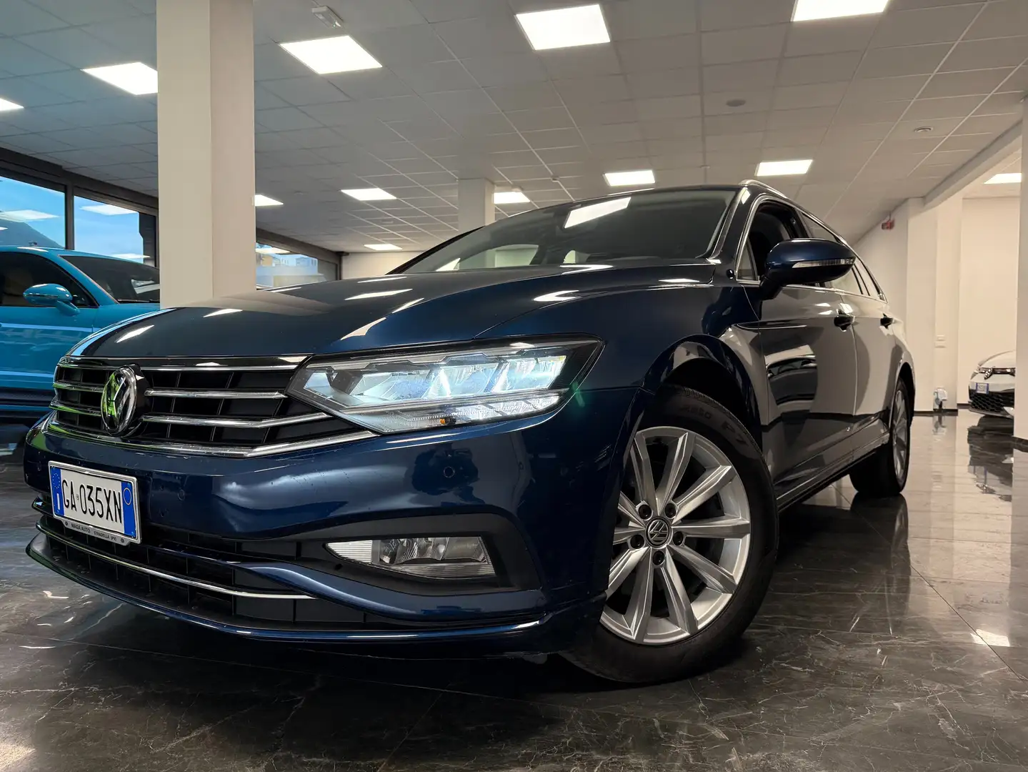 Volkswagen Passat Variant 1.6 TDI SCR DSG Business BMT Blu/Azzurro - 1