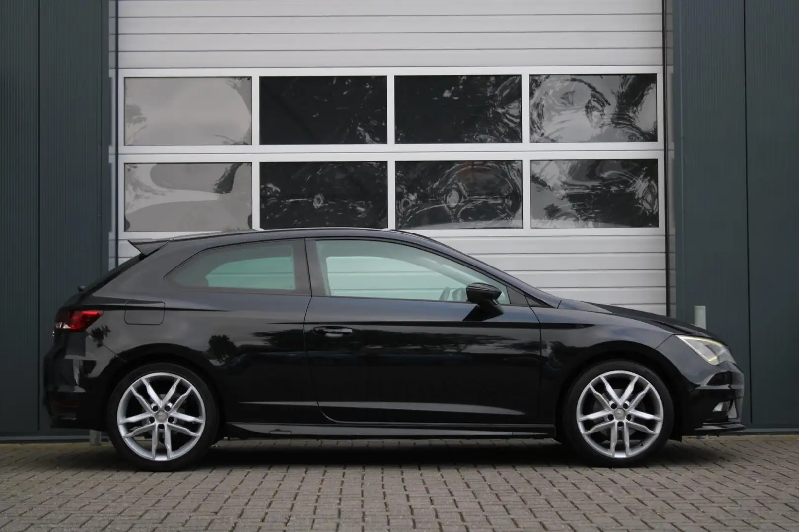 SEAT Leon SC 1.4 TSI FR Business 140pk Clima/Cruise/Navi/Blu Zwart - 2