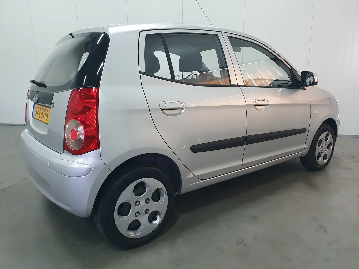 Kia Picanto 1.0 X-pect AUDIO Gris - 2