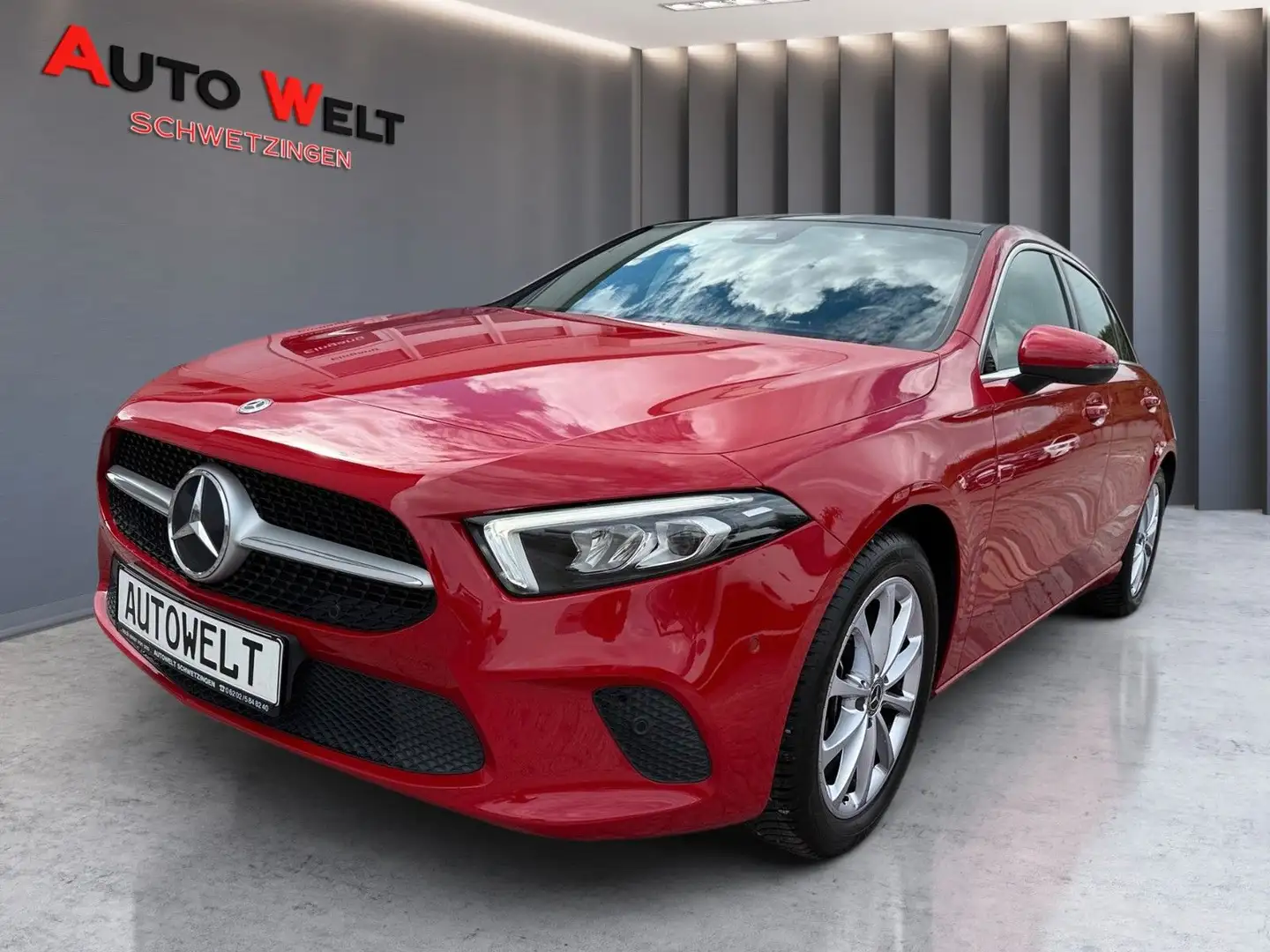 Mercedes-Benz A 200 /LED/Pano/Kamera/Totwinkel/AHK/8-fach Rot - 1