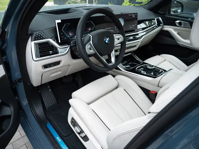 BMW X7 view 13