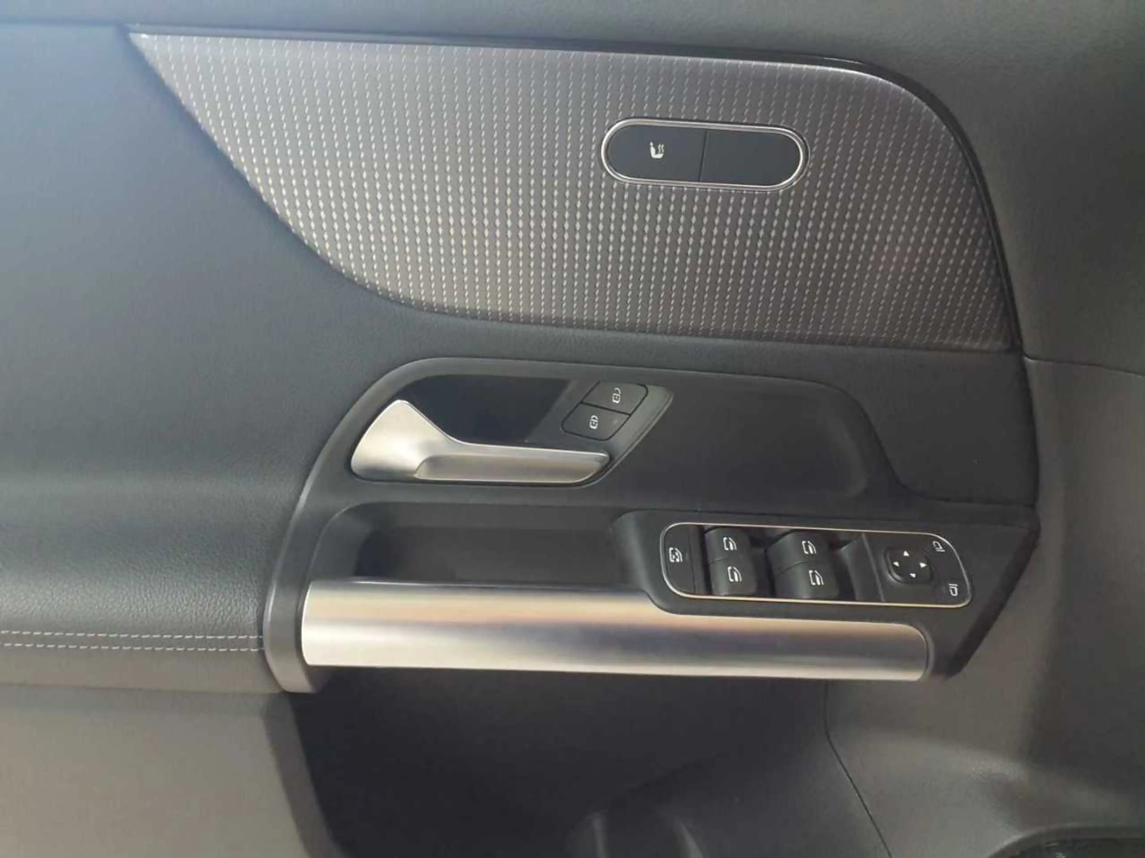 Mercedes-Benz GLA 220 GLA 220 d 8G-Progressive BusiP MBUX — photo 4