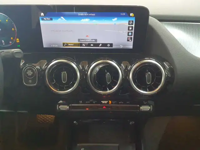 Mercedes-Benz 220 view 7