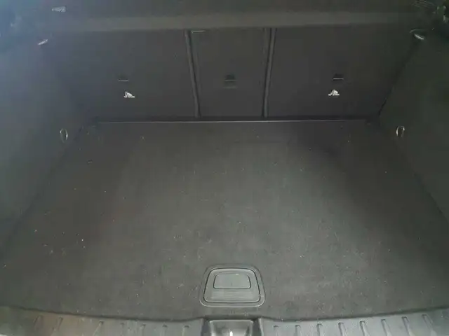 Mercedes-Benz 220 view 9