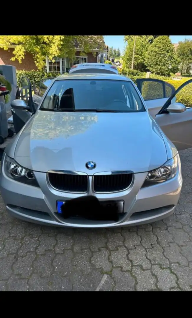 BMW 318 318i Silber - 1